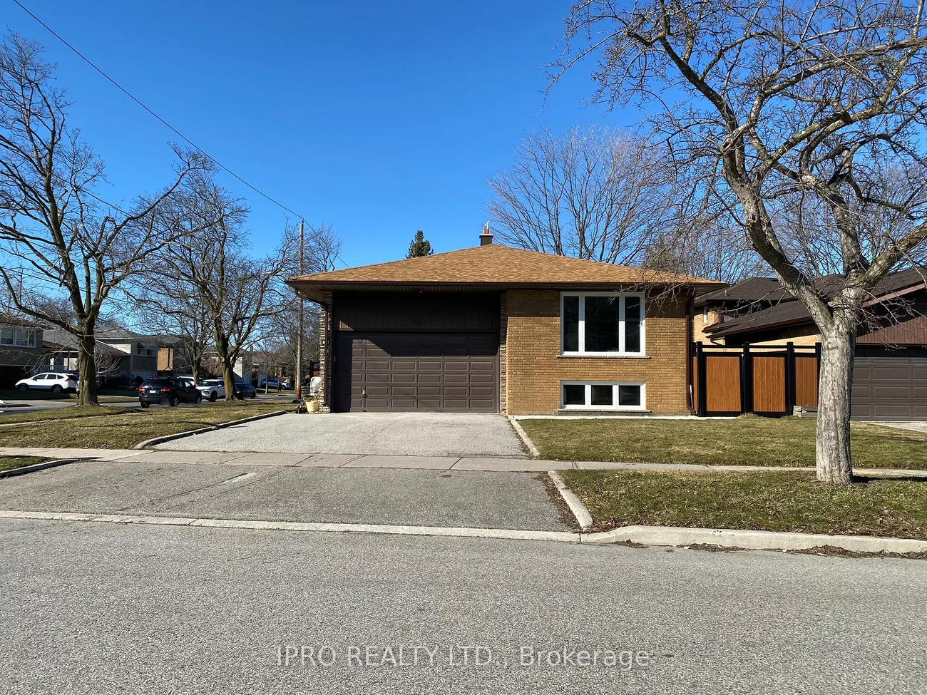 35 Robingrove Rd Rd, Toronto