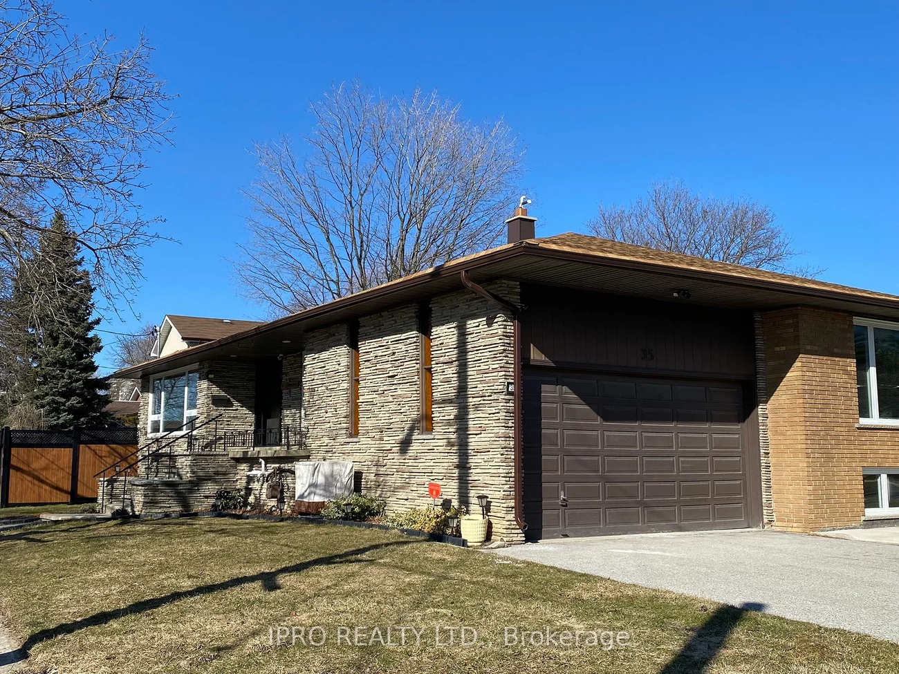 35 Robingrove Rd Rd, Toronto