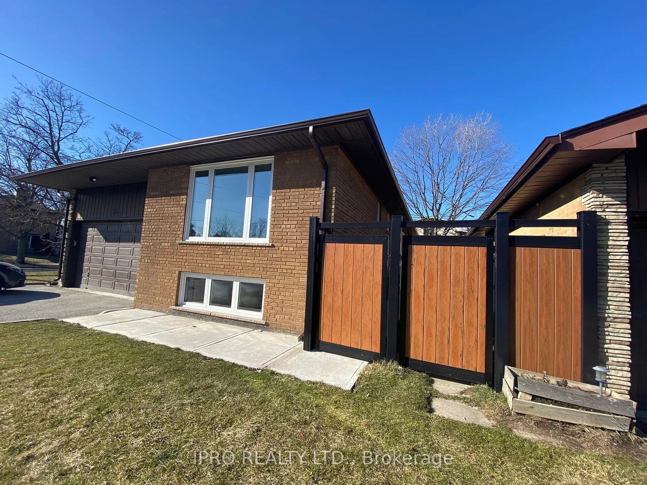 35 Robingrove Rd Rd, Toronto