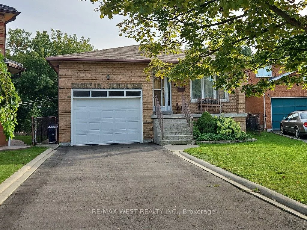 18 Goa Crt, Toronto