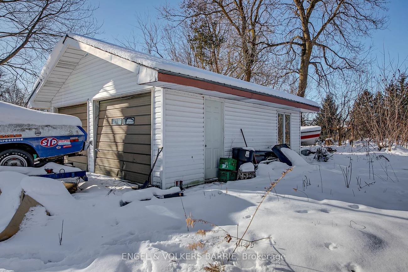 7866 Yonge St, Innisfil