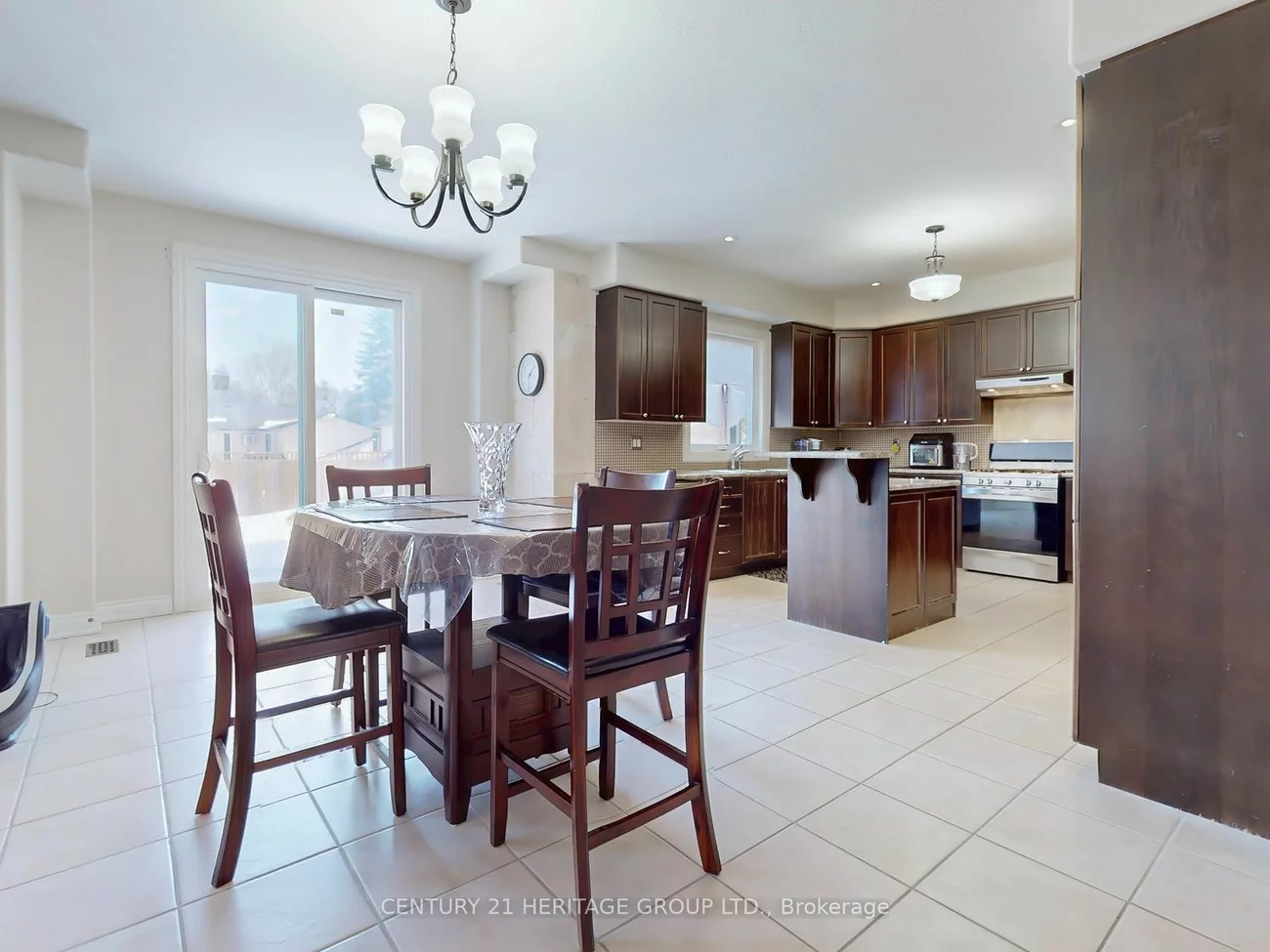 896 Booth Ave, Innisfil