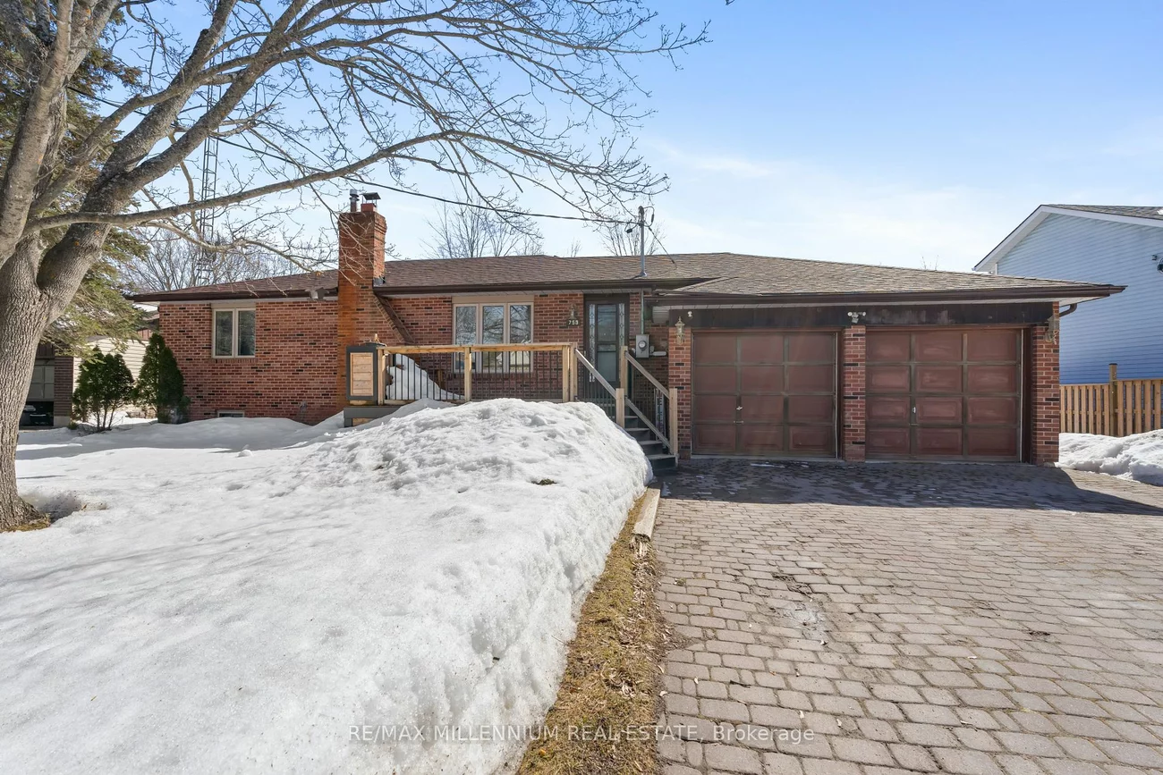 759 Chestnut St, Innisfil