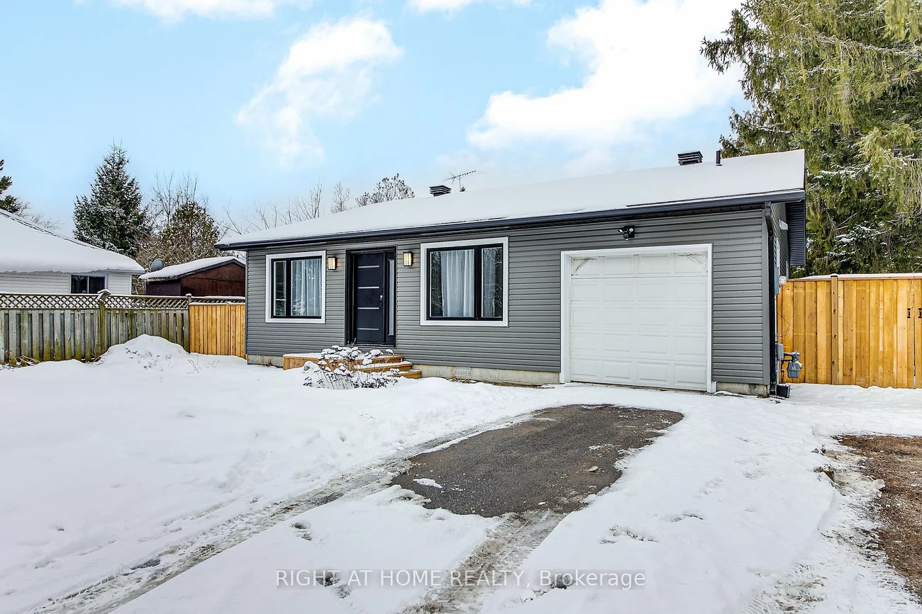 1050 Emily St, Innisfil