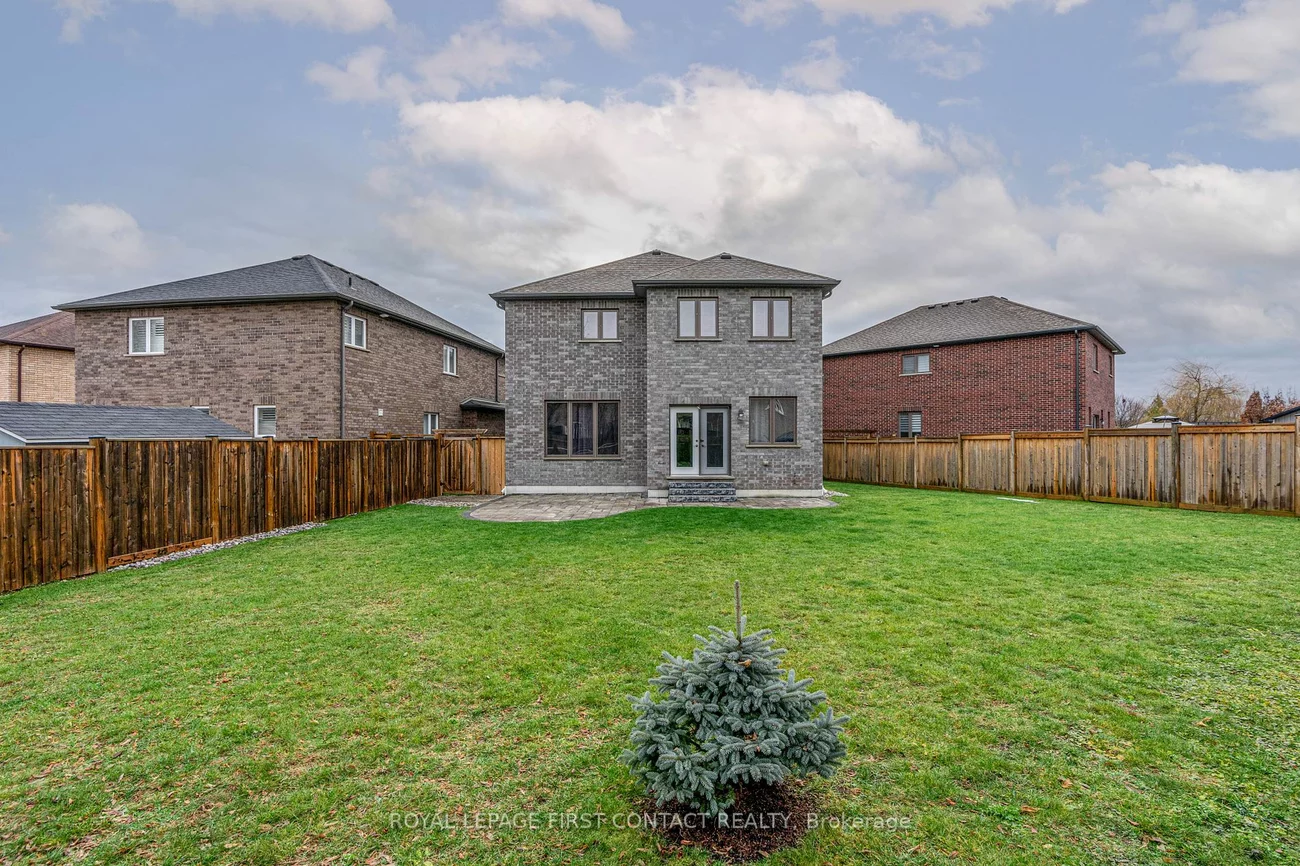 34 LOWRY Crt, Barrie