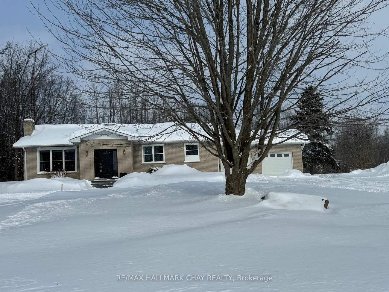 763 - MAIN LEVEL Penetanguishene Rd, Barrie