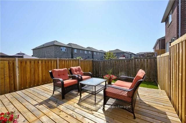 7 Arch Brown Crt, Barrie