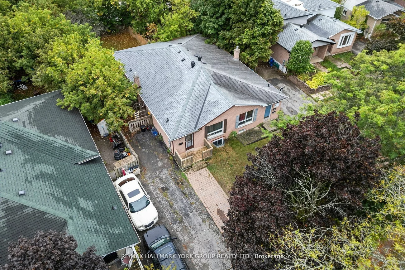 25A College Cres, Barrie