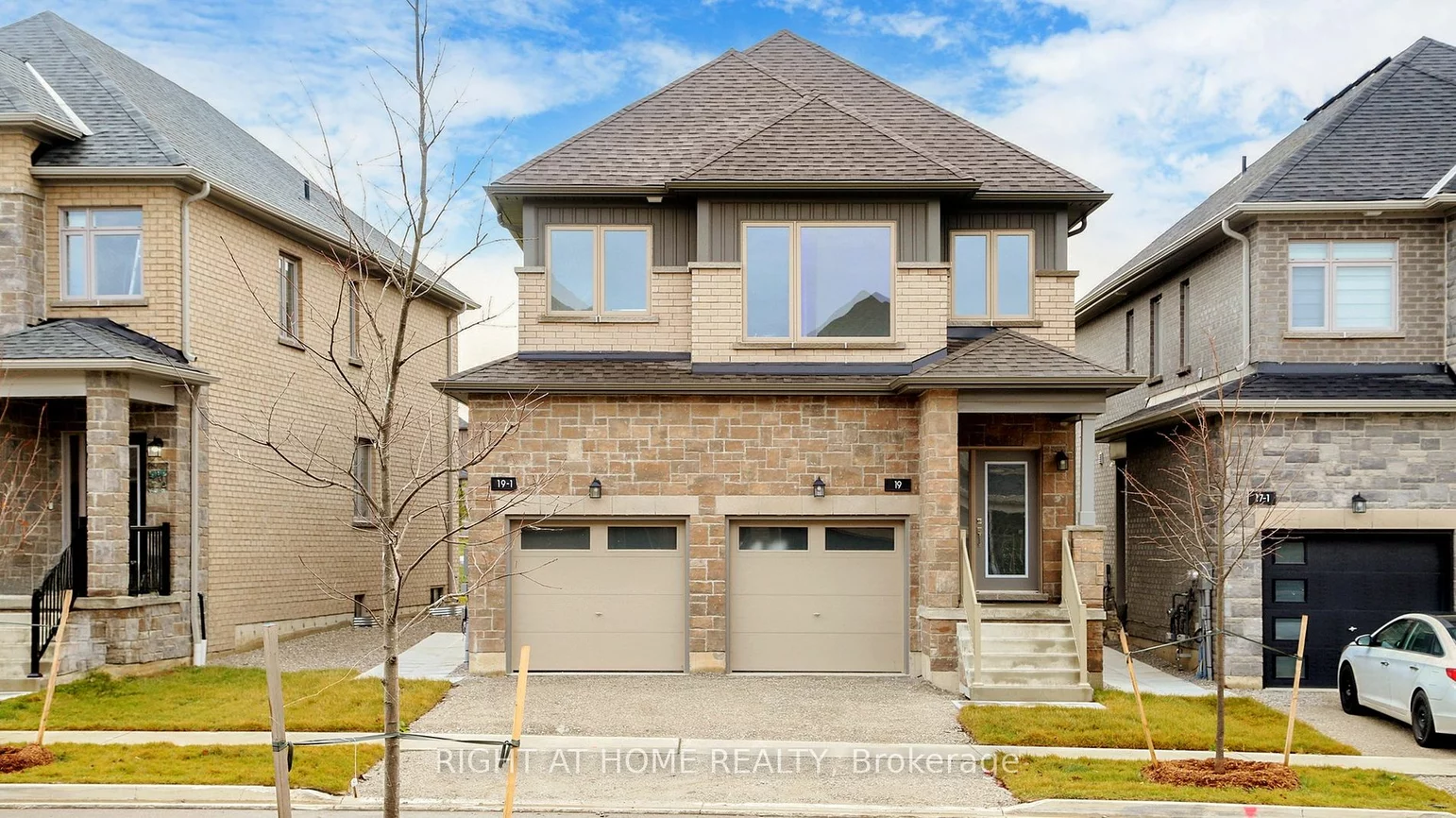 19 Barnyard Tr, Barrie