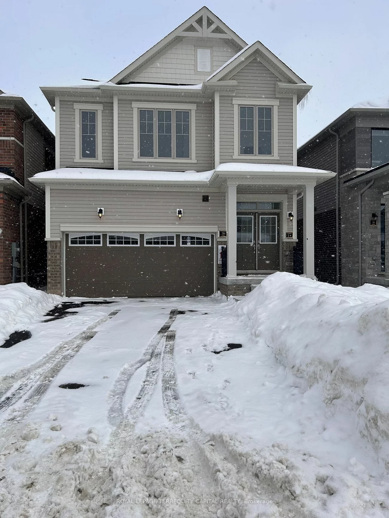 38 Prudhoe Terr, Barrie