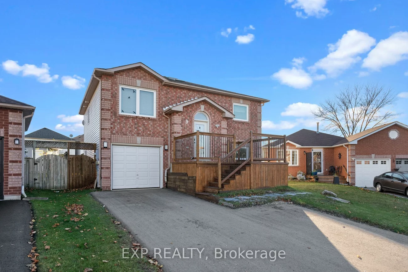 9 Waddington Cres, Barrie