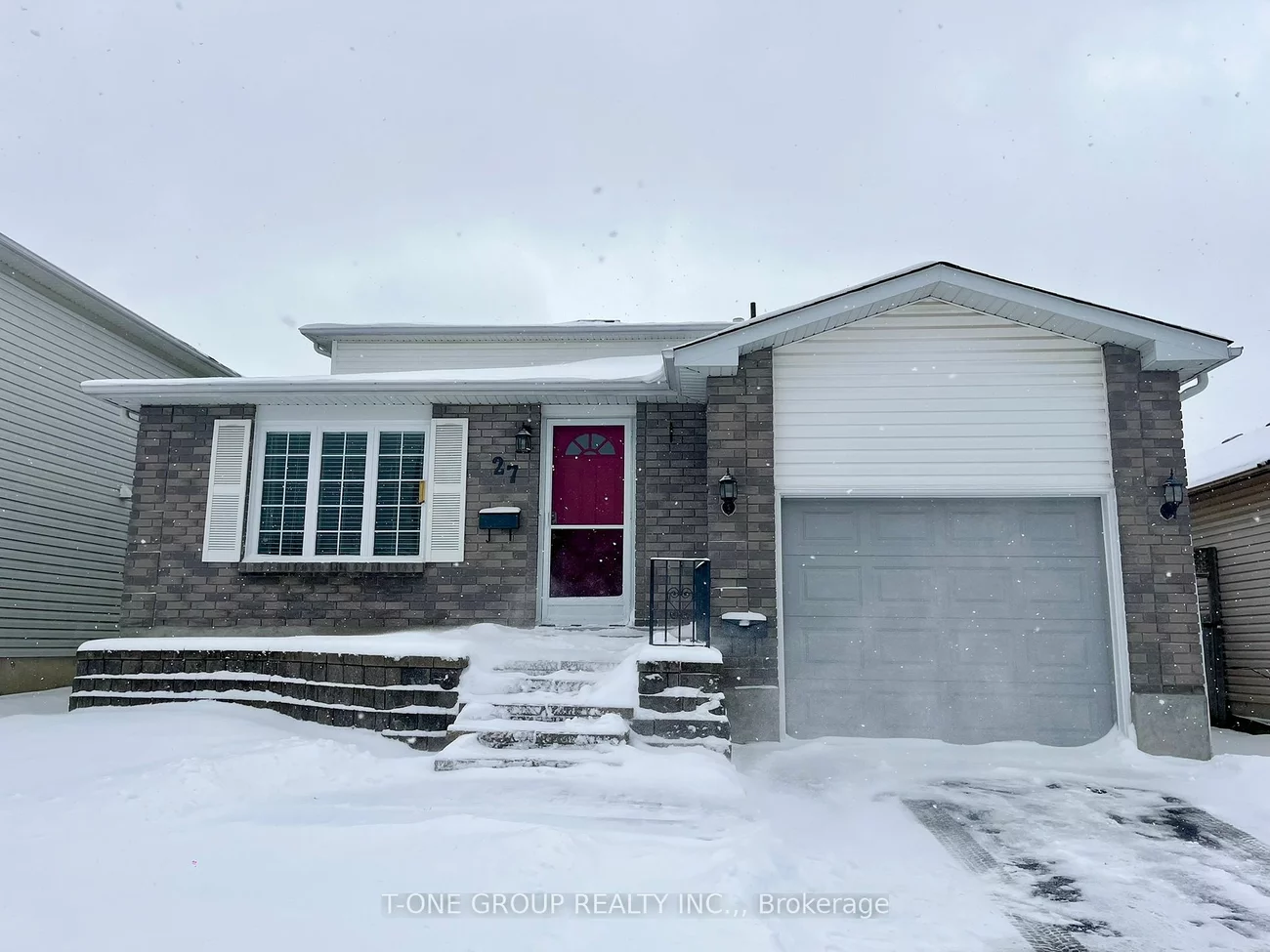 27 Waddington Cres, Barrie