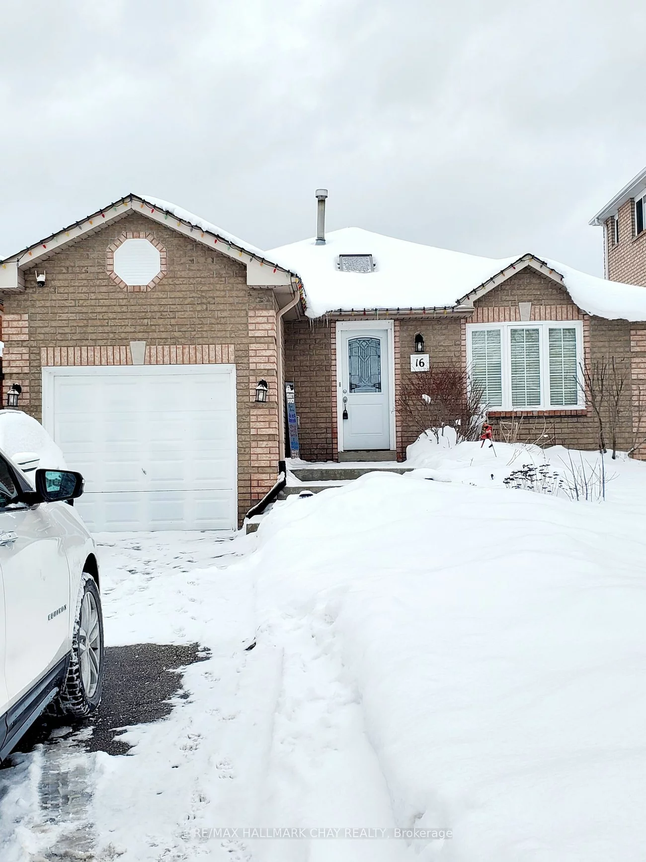 16 Waddington Cres, Barrie