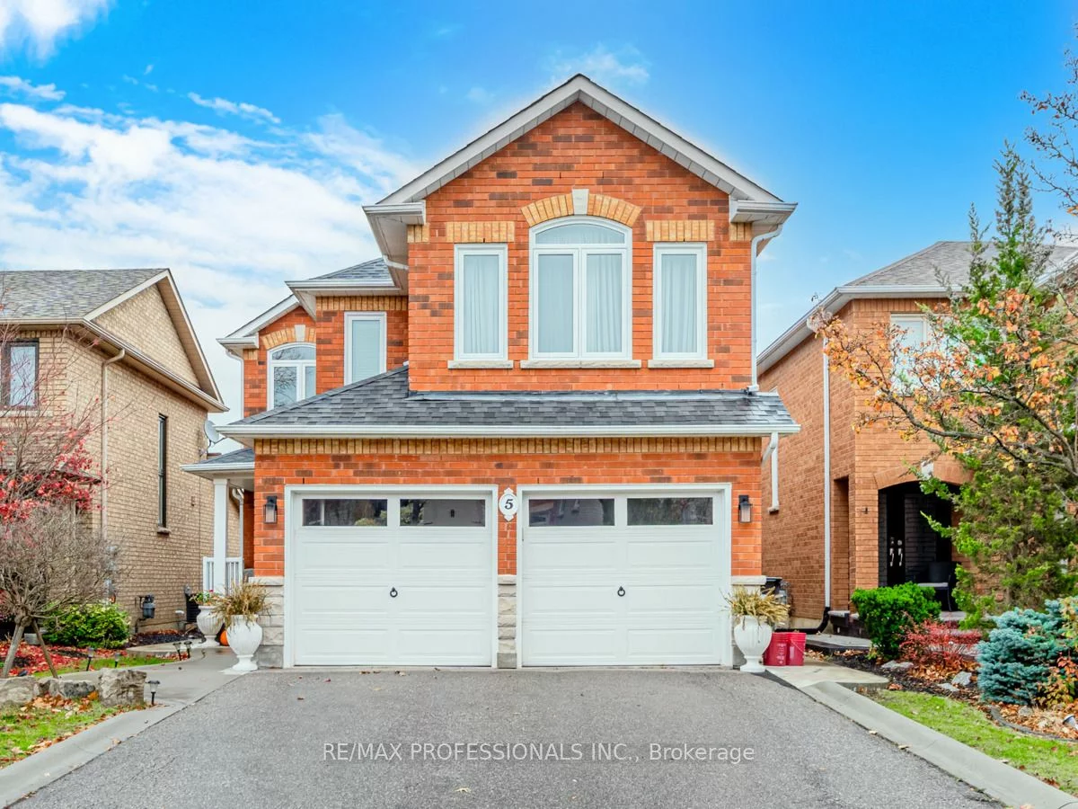 5 Country Stroll Cres, Caledon