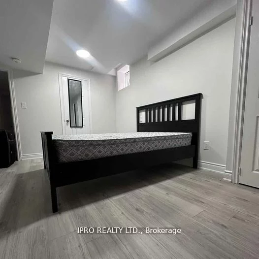 15 Baby Pointe Tr, Brampton