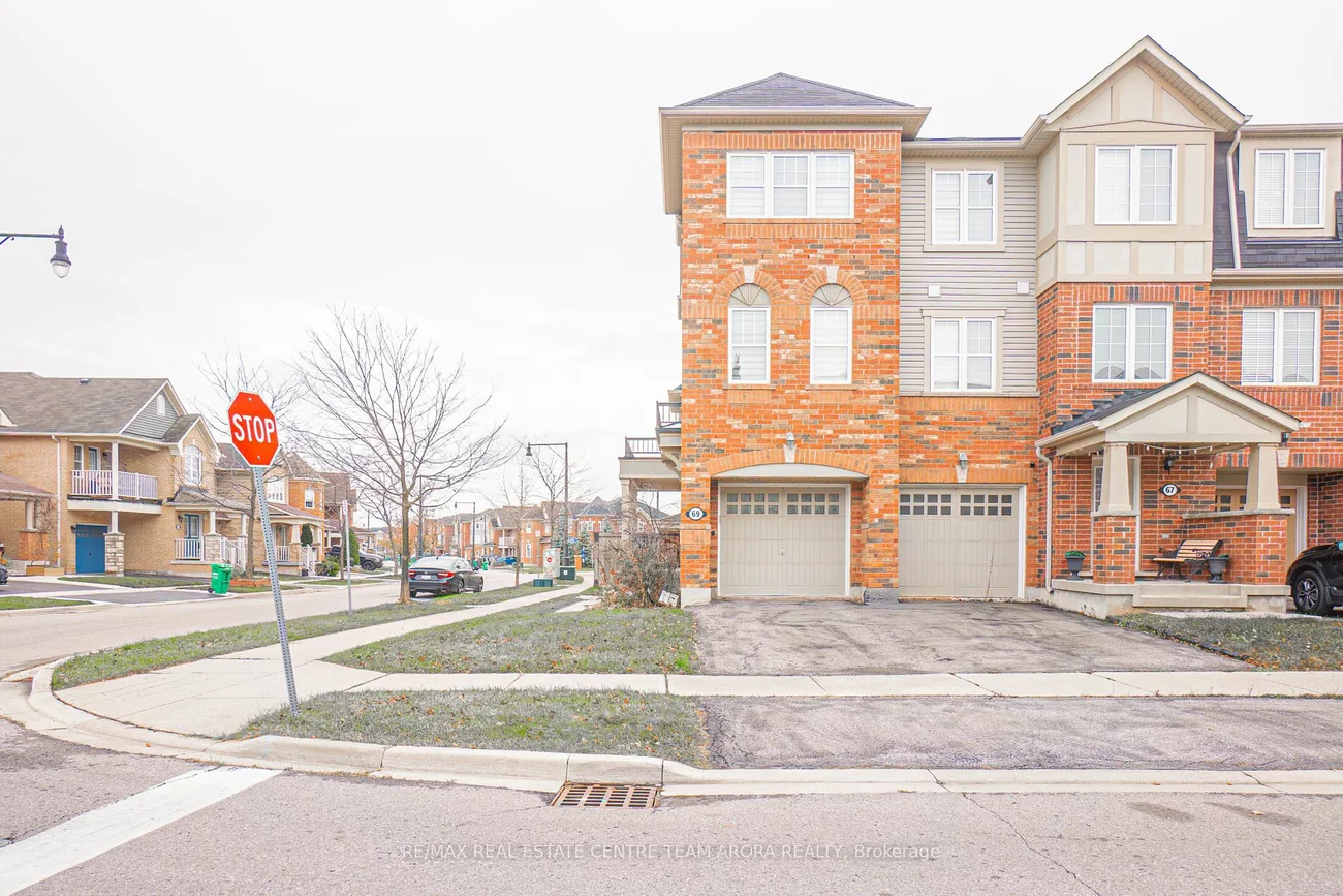 69 Betterton Cres, Brampton