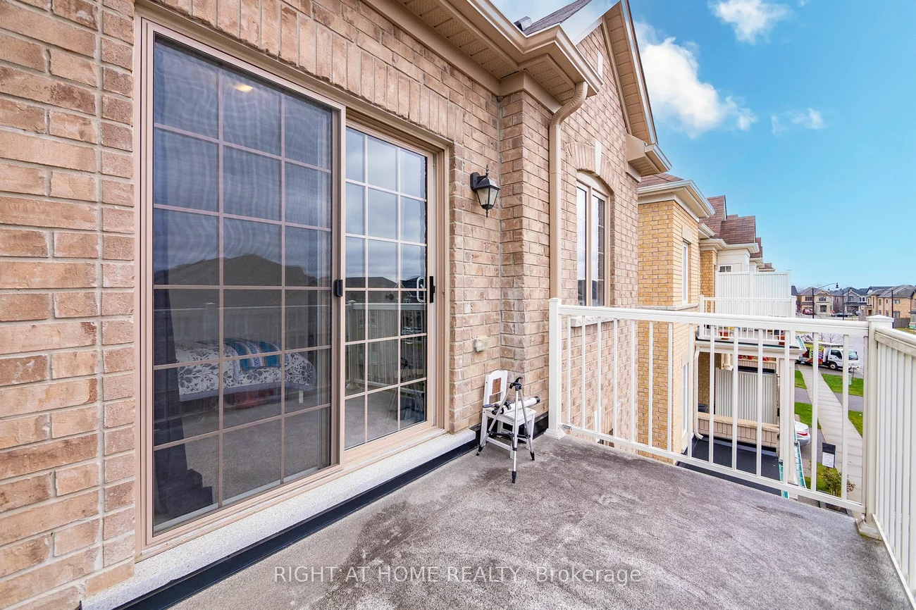 31 Labrish Rd, Brampton