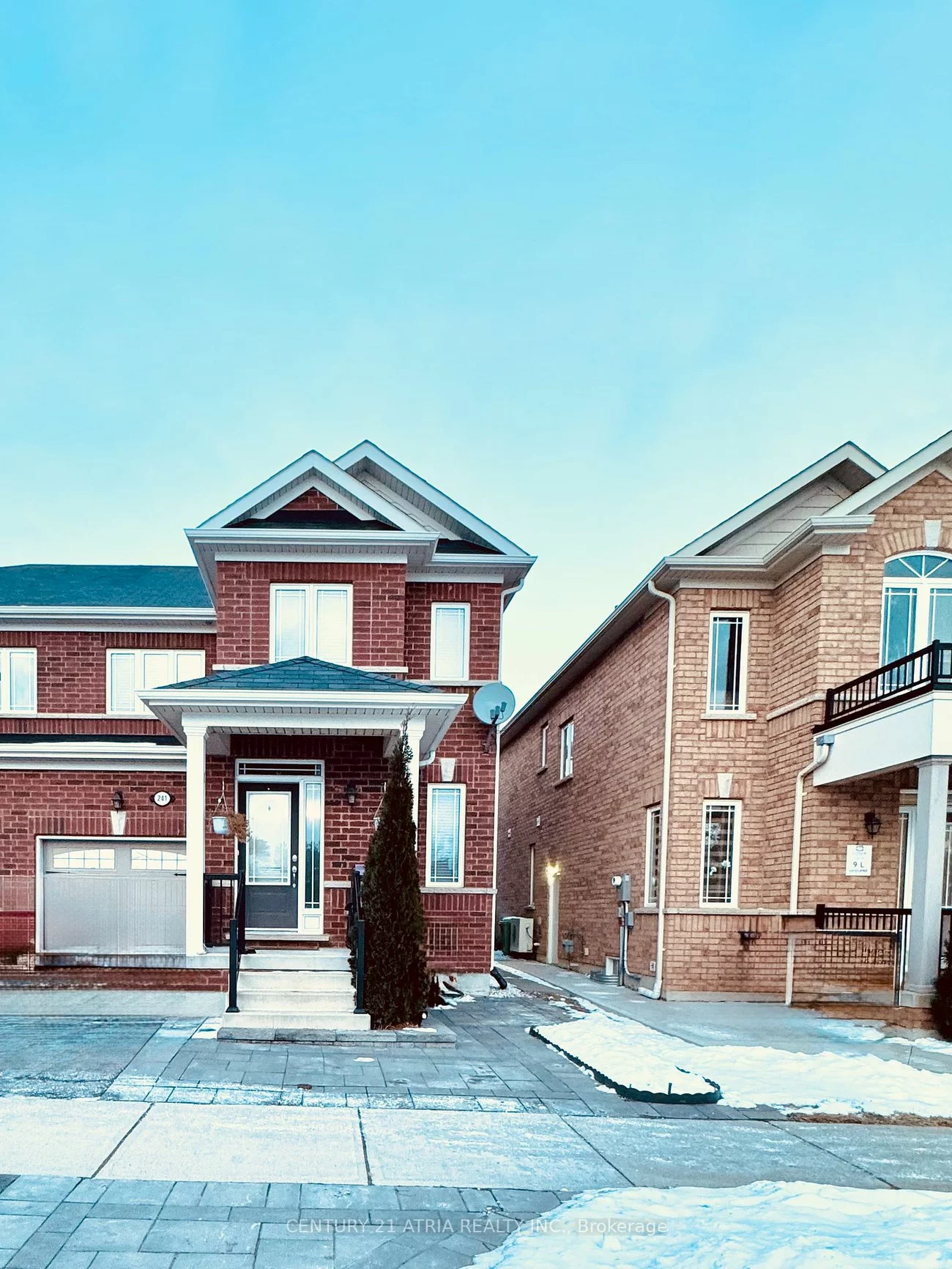 241 Robert Parkinson Dr, Brampton