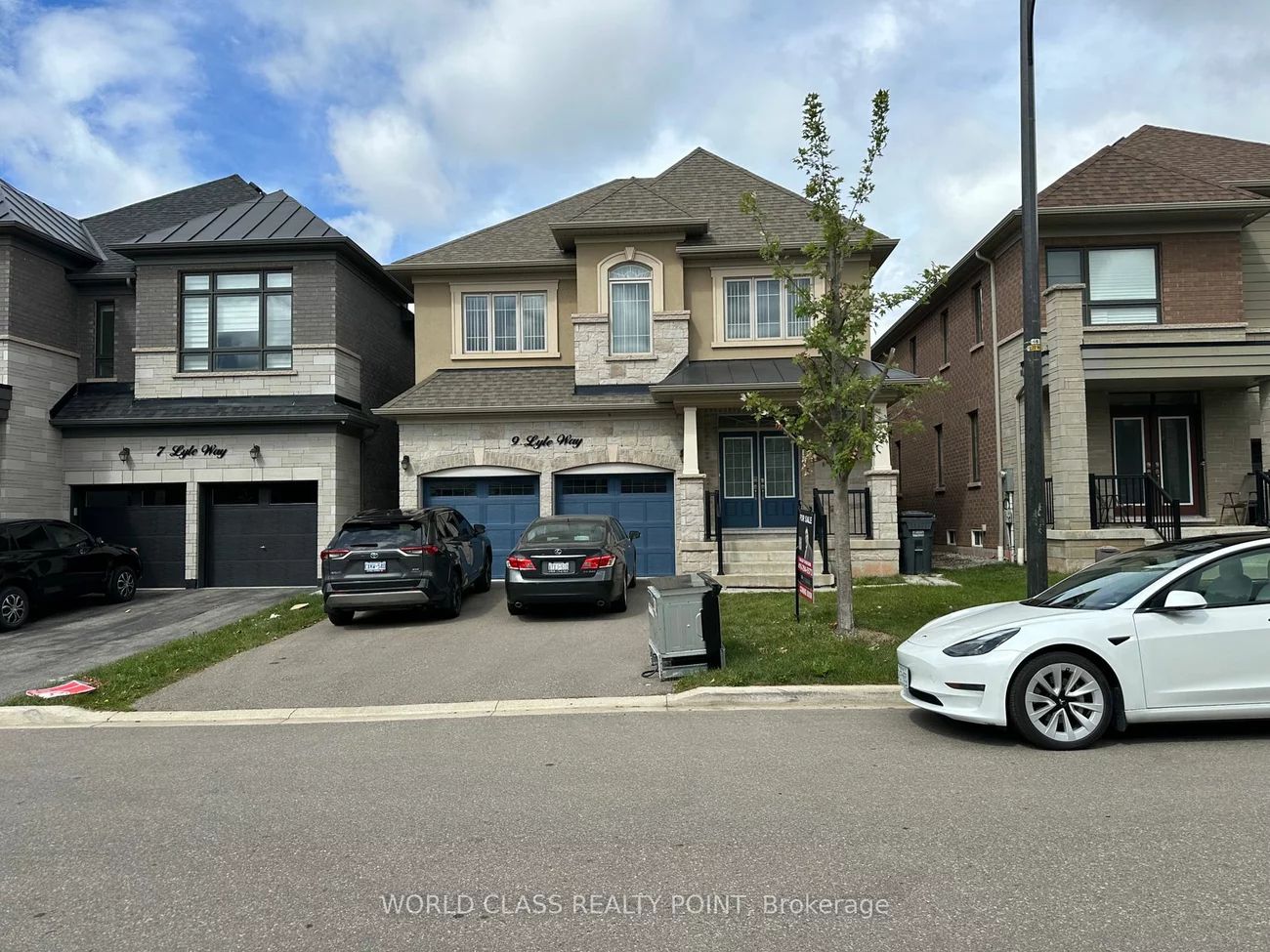 9 Lyle Way, Brampton