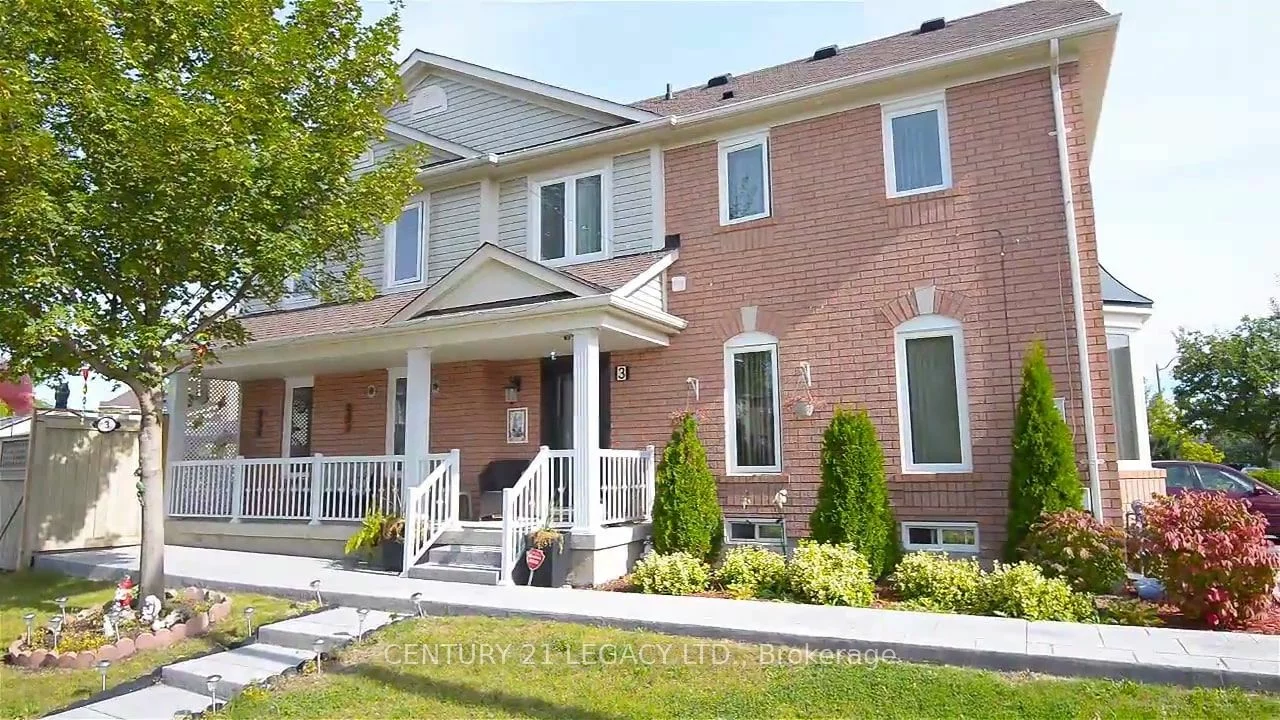 3 Frontenac Cres, Brampton