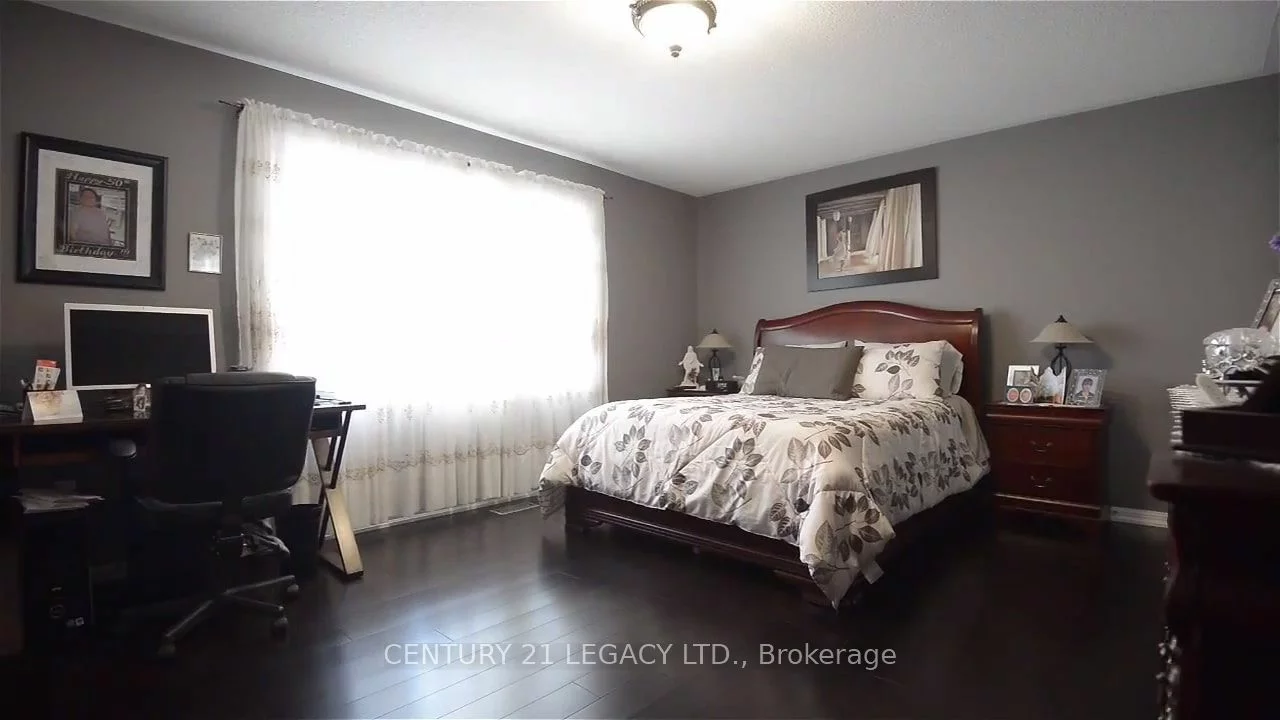 3 Frontenac Cres, Brampton