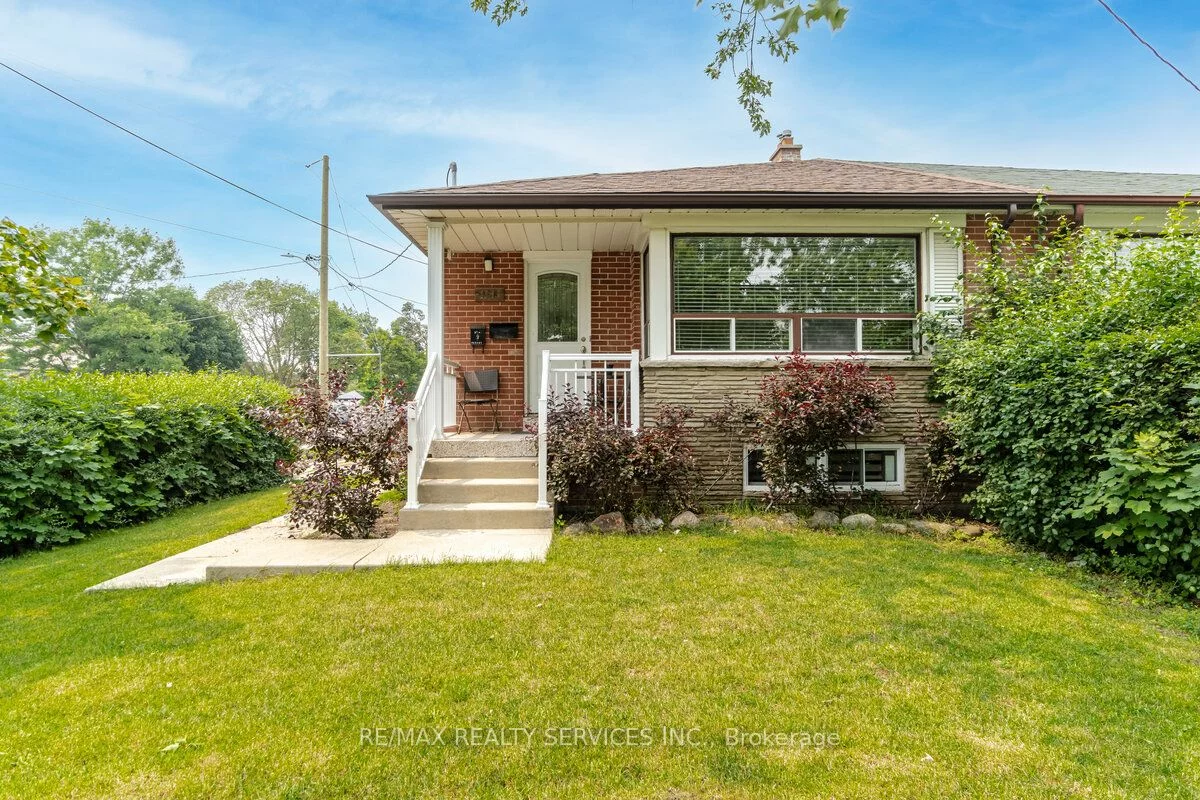 156 Vodden St E, Brampton