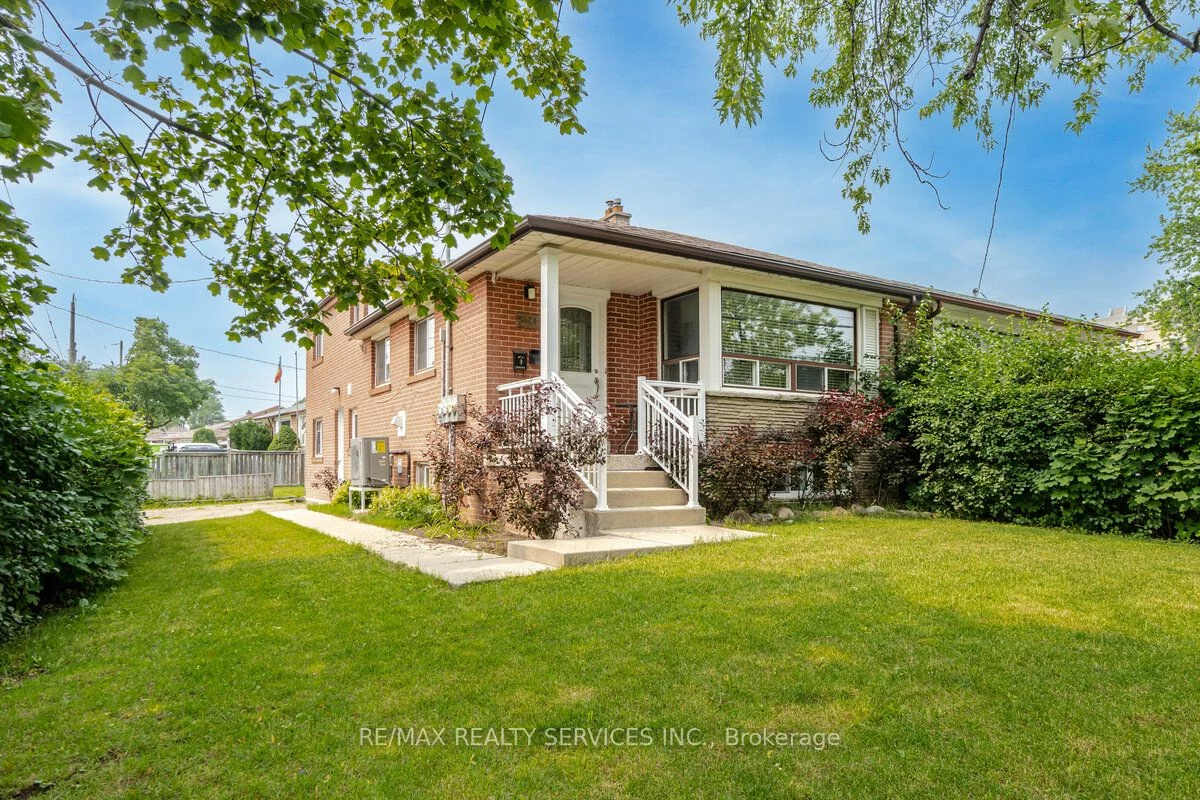 156 Vodden St E, Brampton