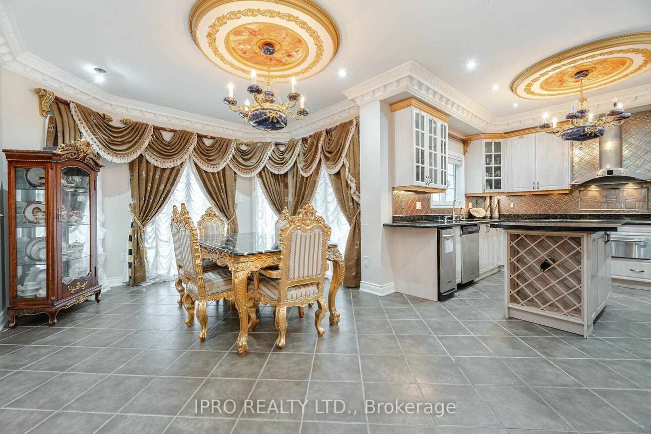 2 Hugo Rd, Brampton