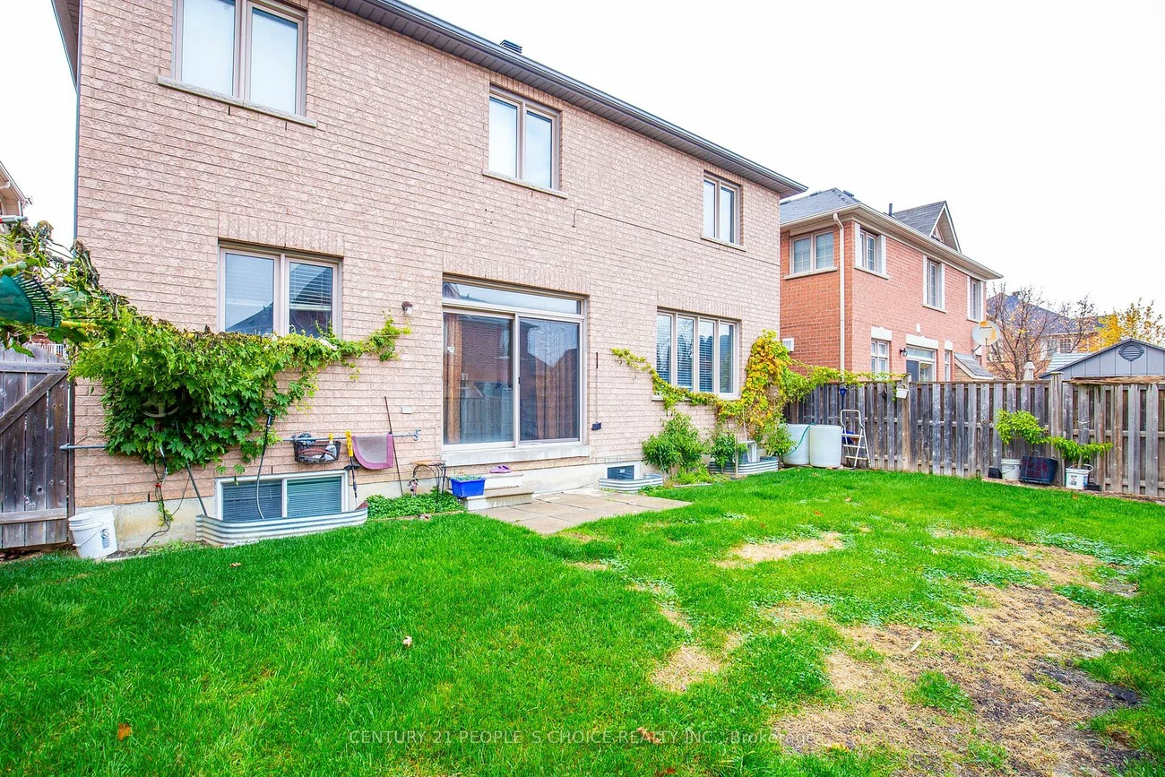 17 Freshmeadow St, Brampton