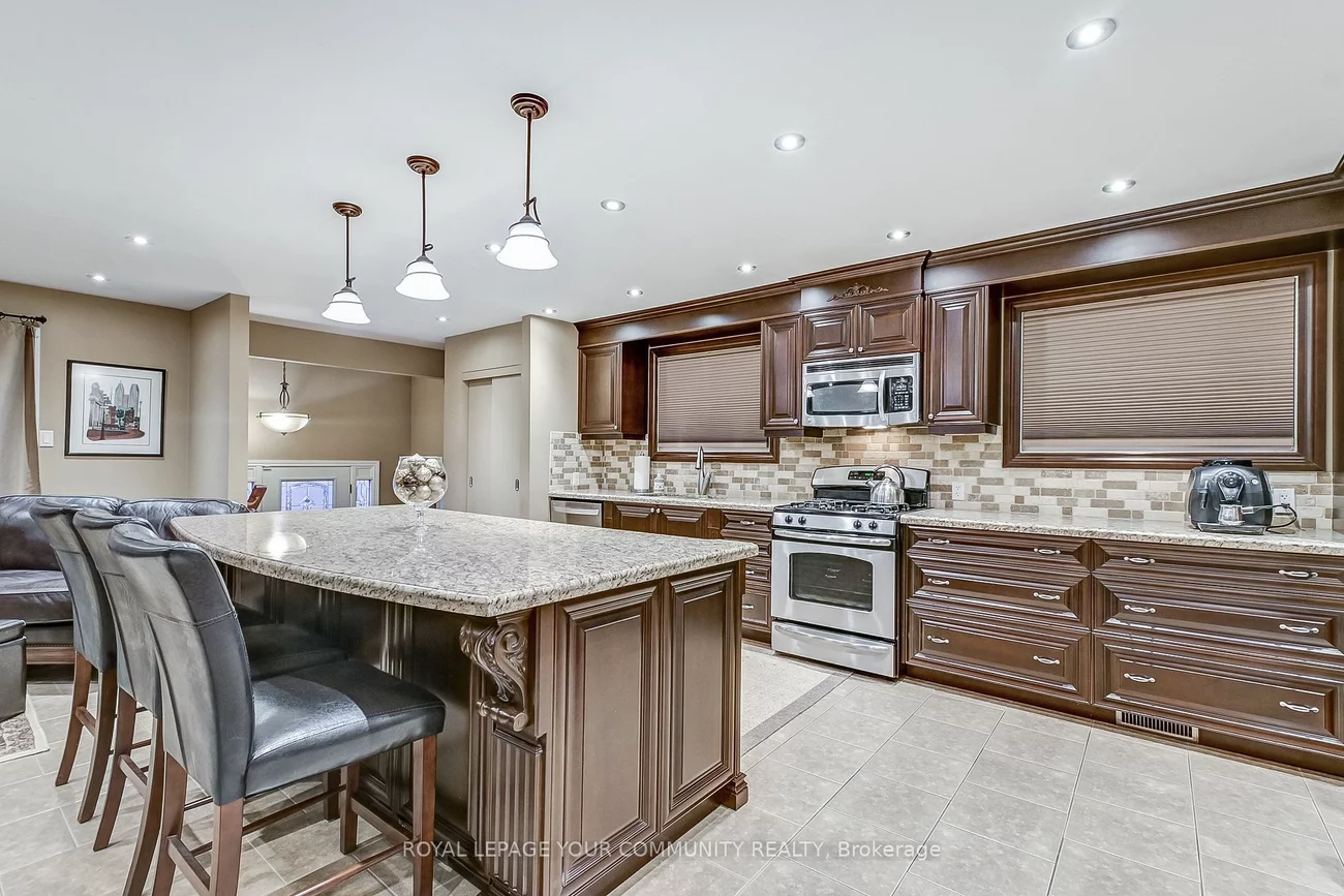 2481 Cobbinshaw Circ, Mississauga