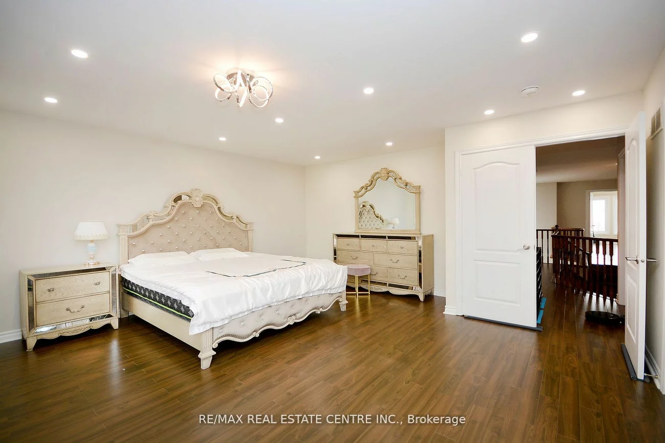 953 FOCAL Rd, Mississauga