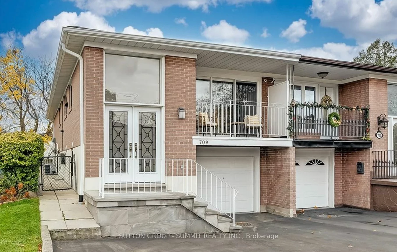 709 ABANA Rd, Mississauga