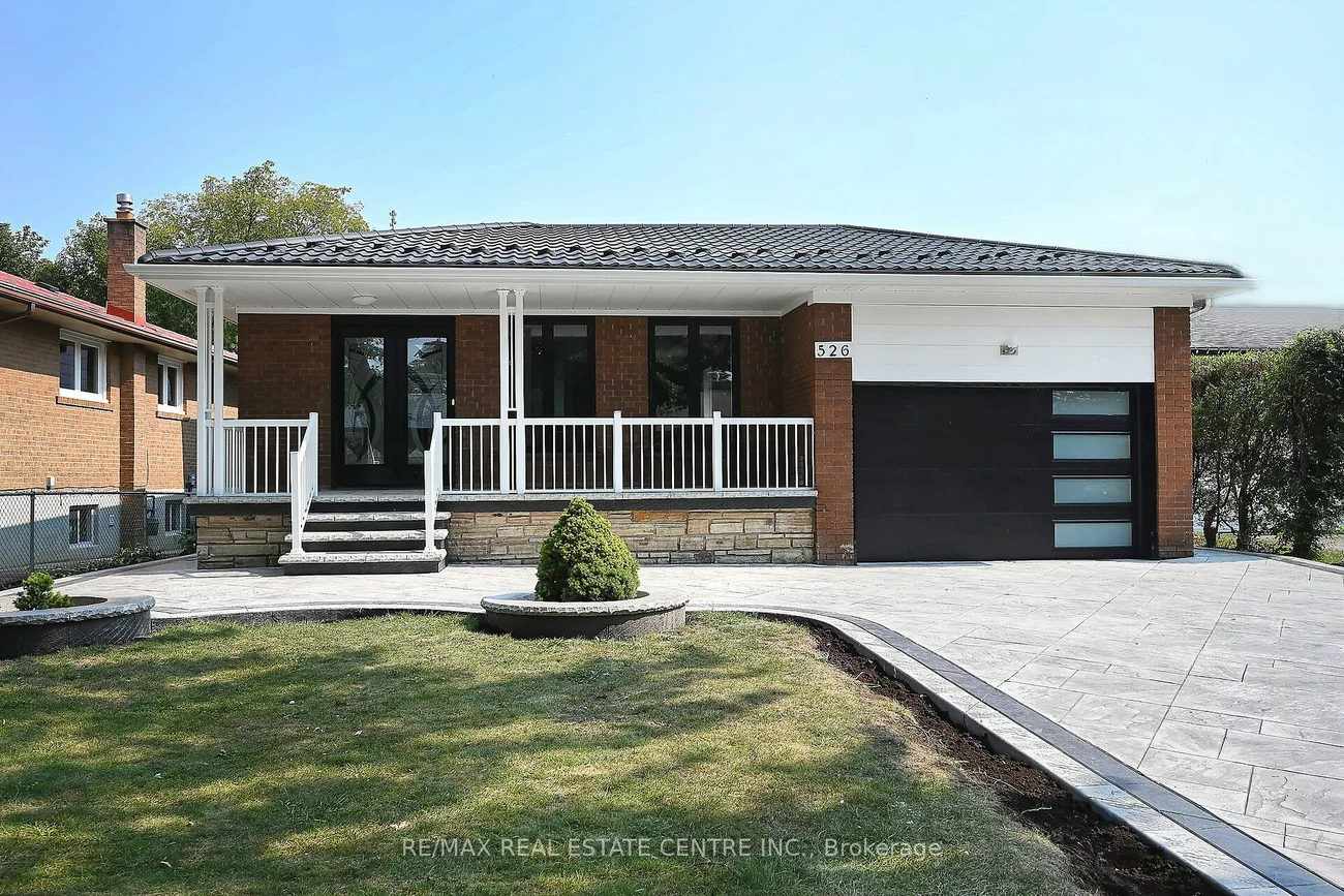 526 Selsey Dr, Mississauga