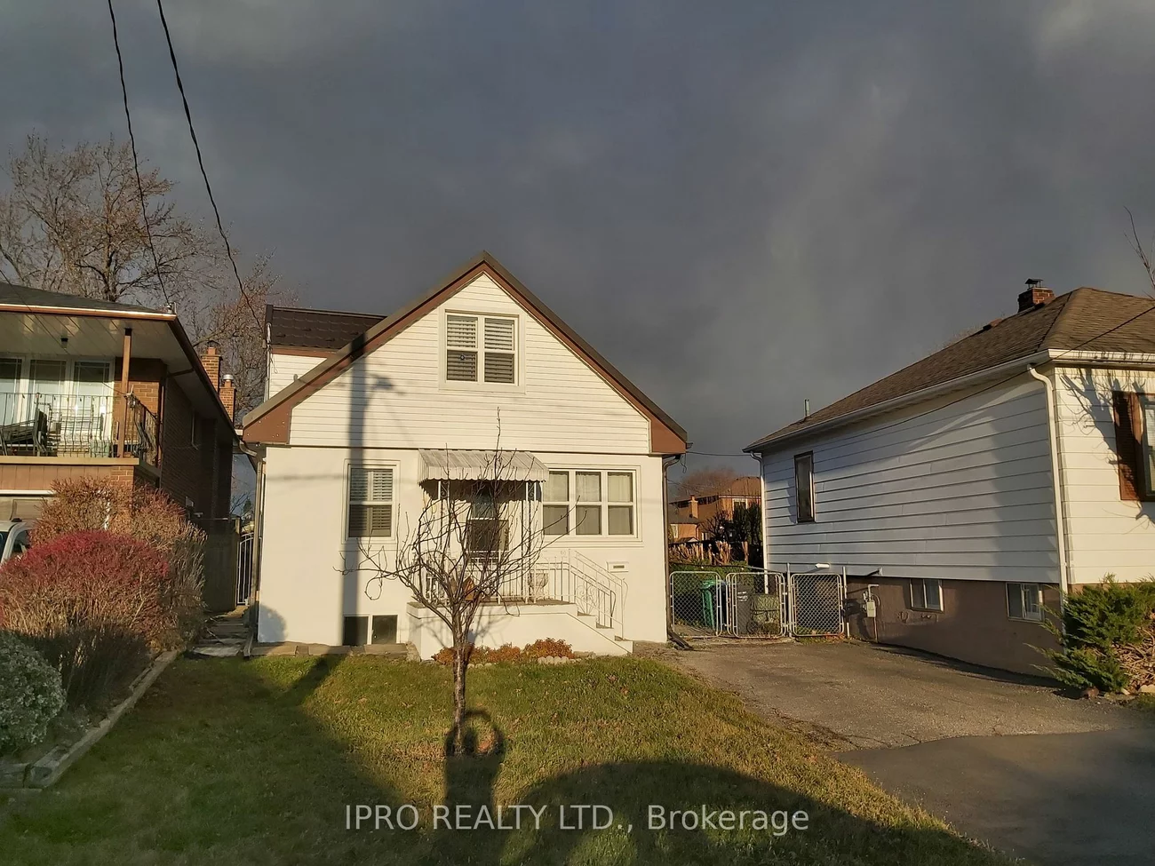 1059 Westmount Ave, Mississauga