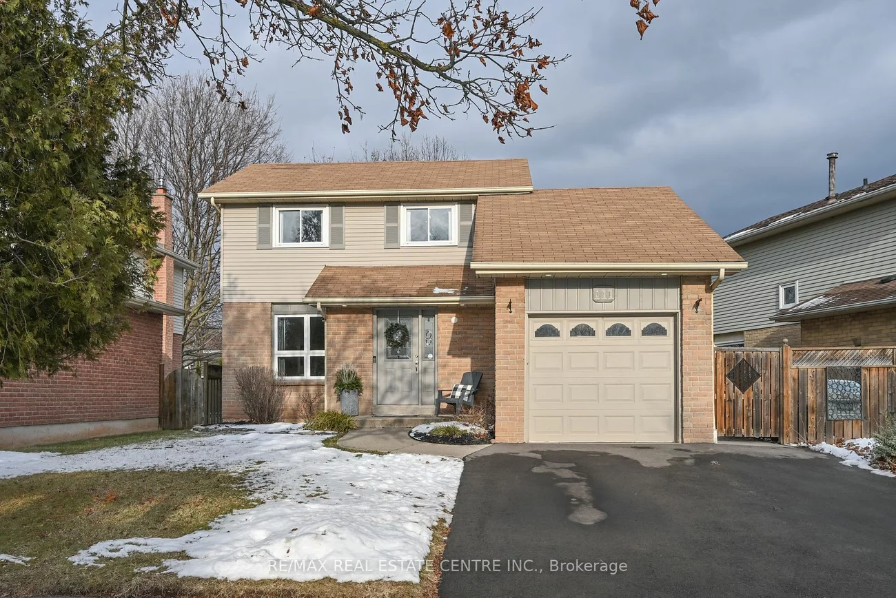 111 Chalmers St, Oakville