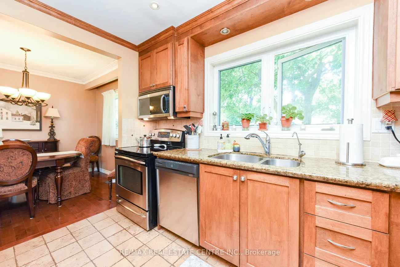 1363 Sheldon Ave, Oakville