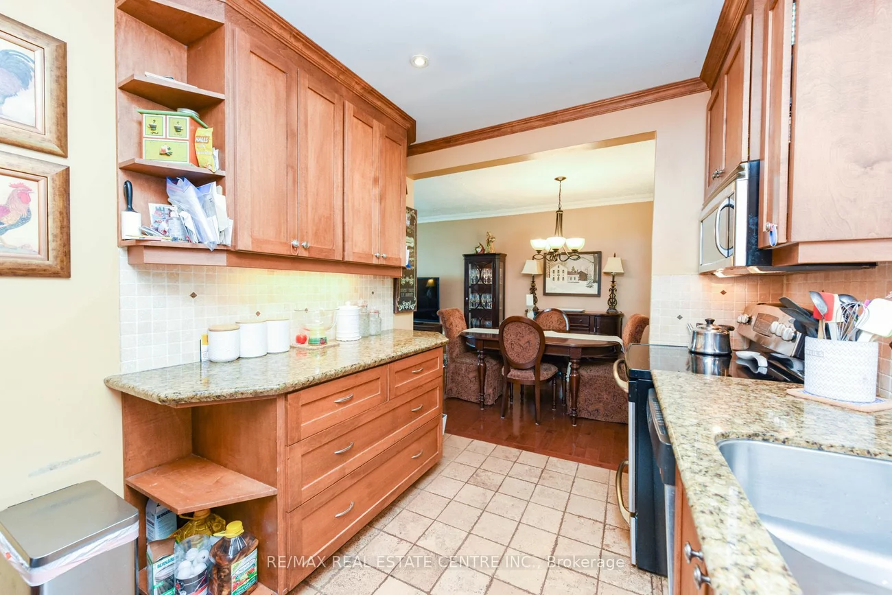 1363 Sheldon Ave, Oakville