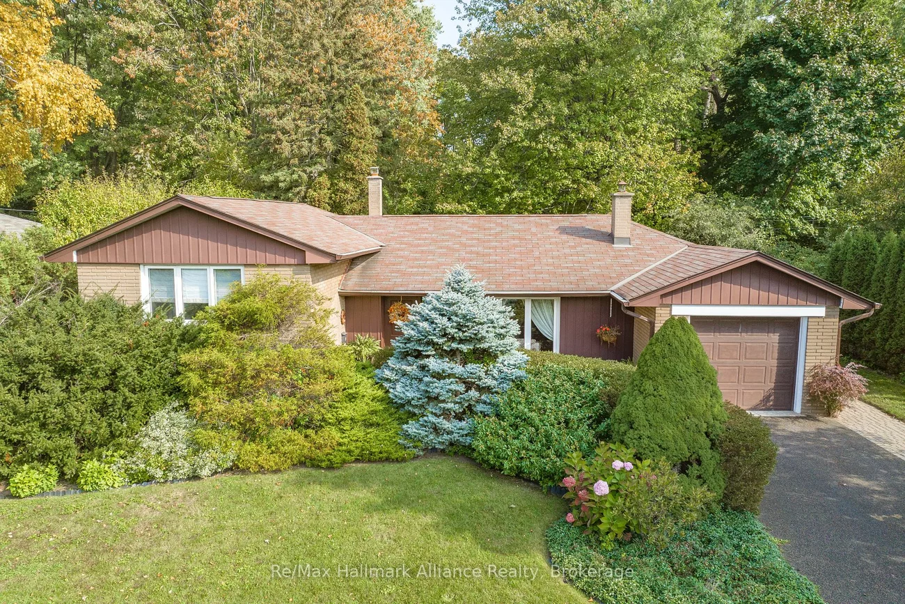 141 Woodhaven Park Dr, Oakville