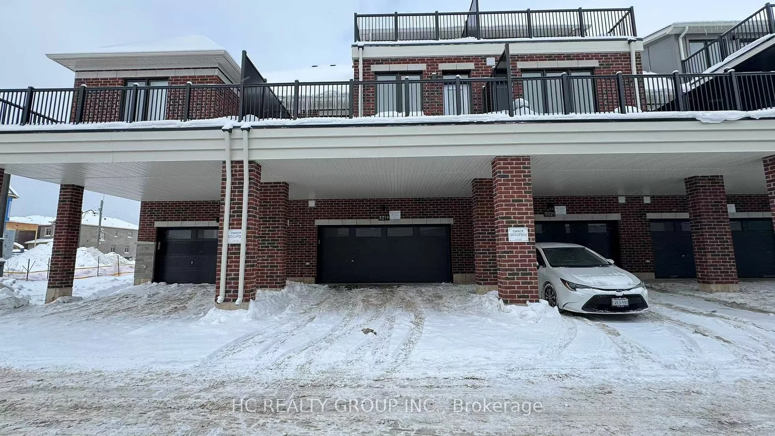 3219 Crystal Dr, Oakville