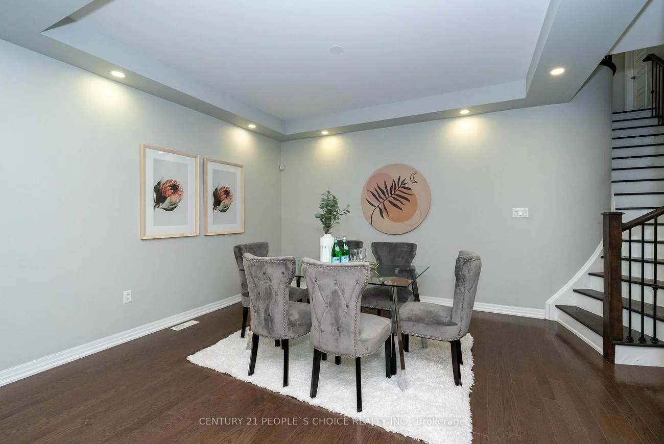 381 Dahlia Tr, Oakville