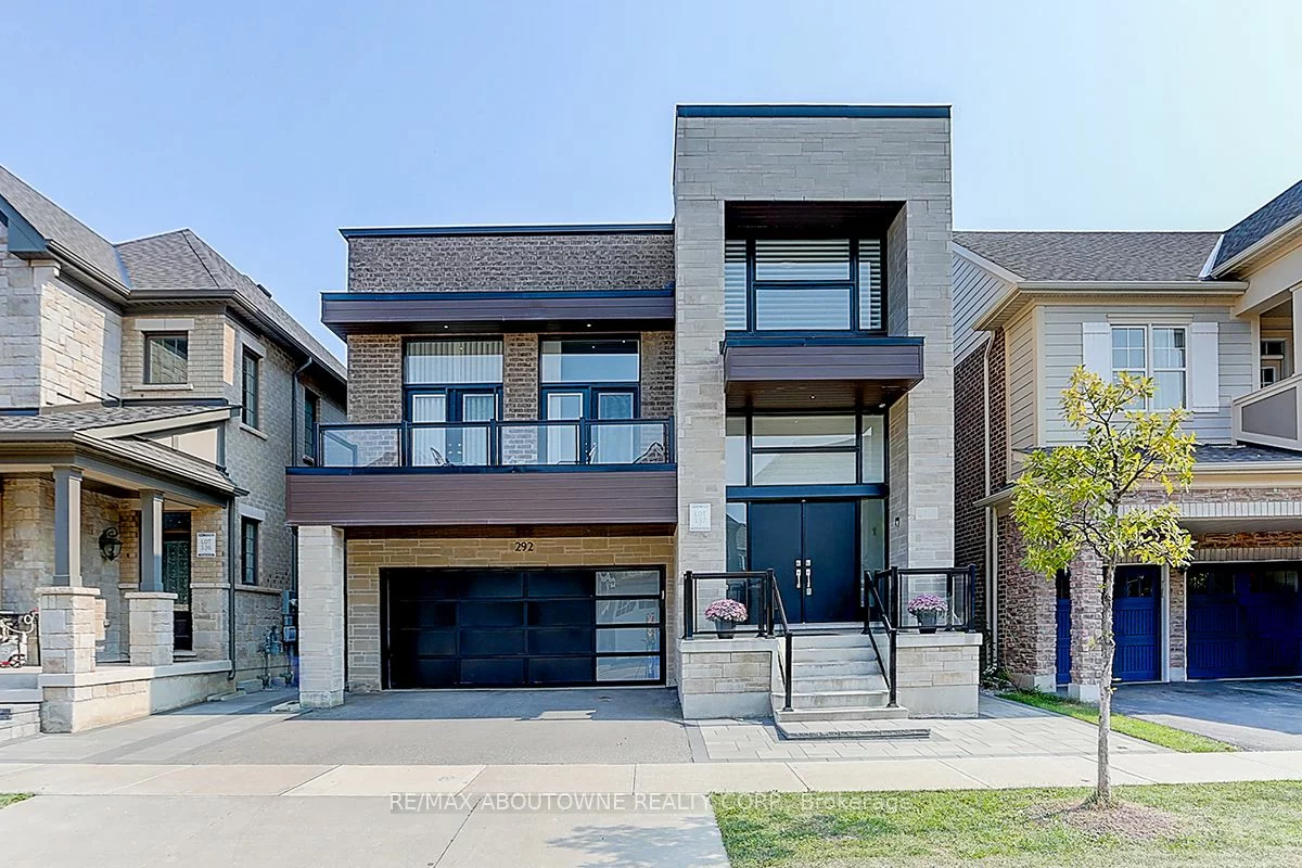 292 Harold Dent Tr, Oakville