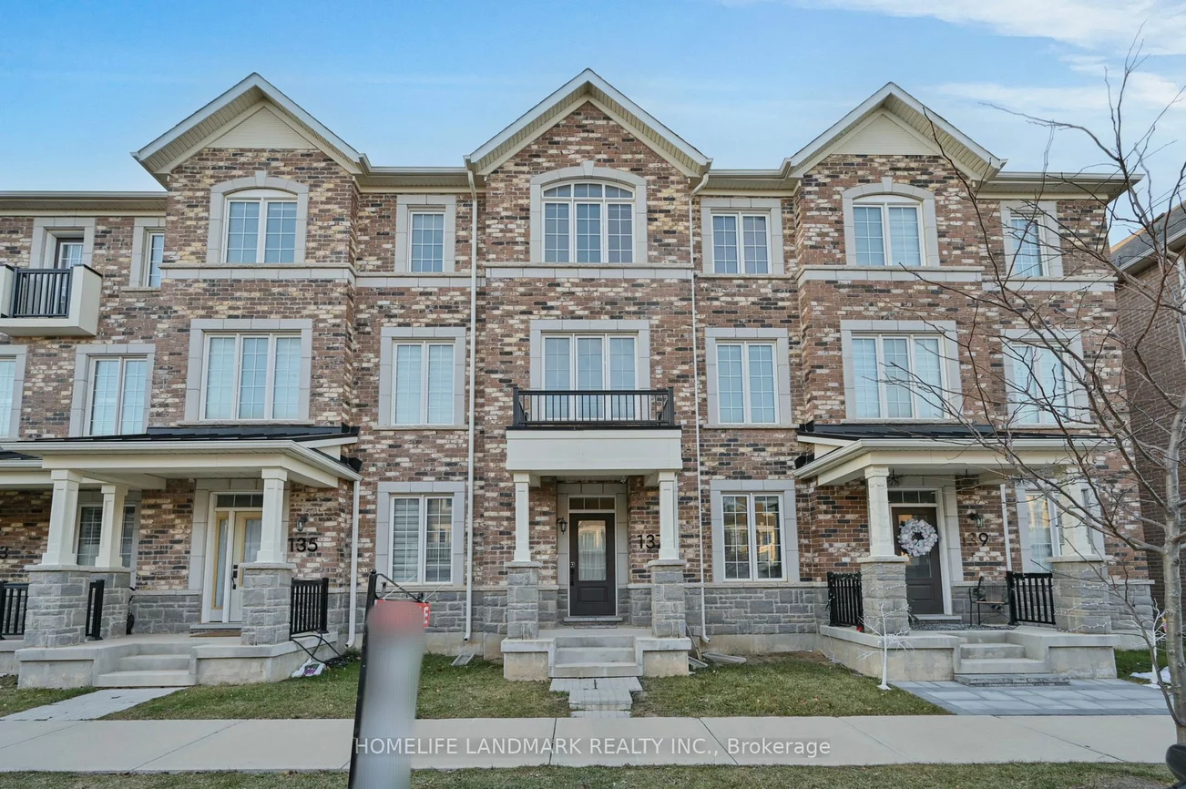 137 Stork St, Oakville