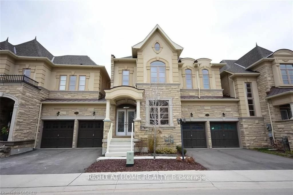 2441 Chateau Common, Oakville