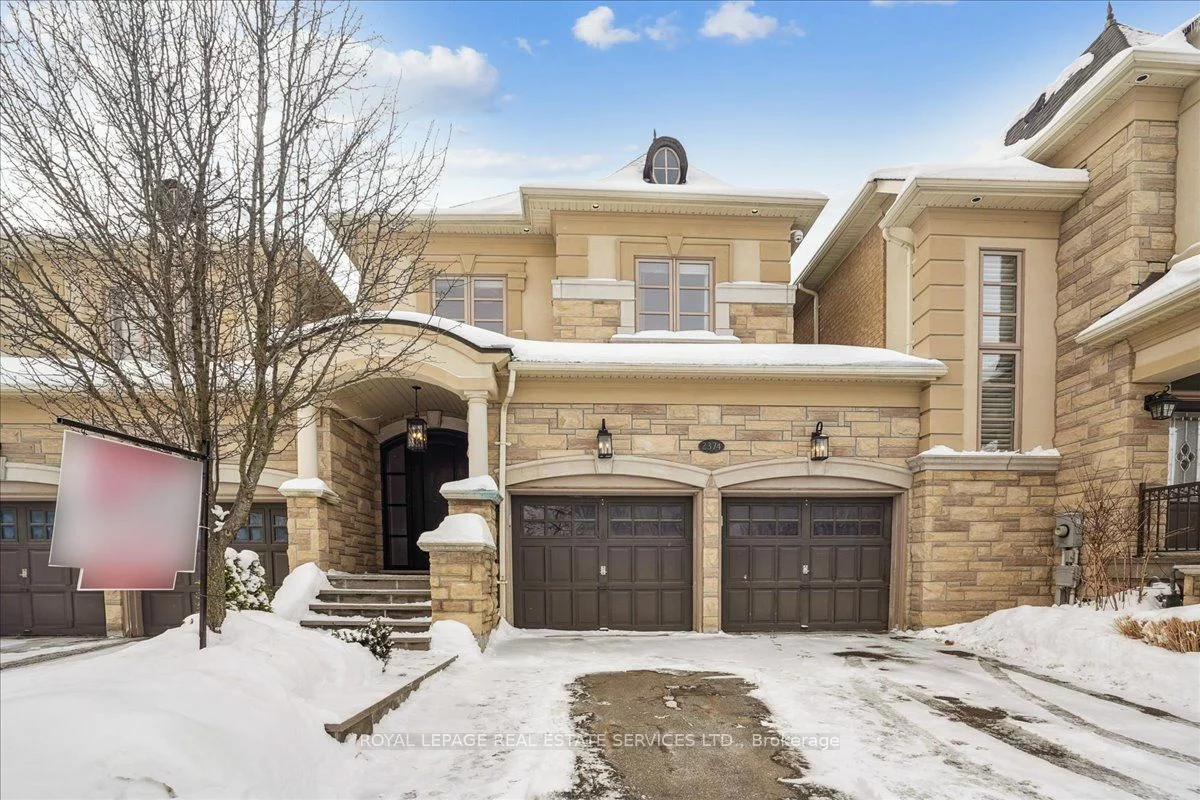 2374 Chateau Common, Oakville