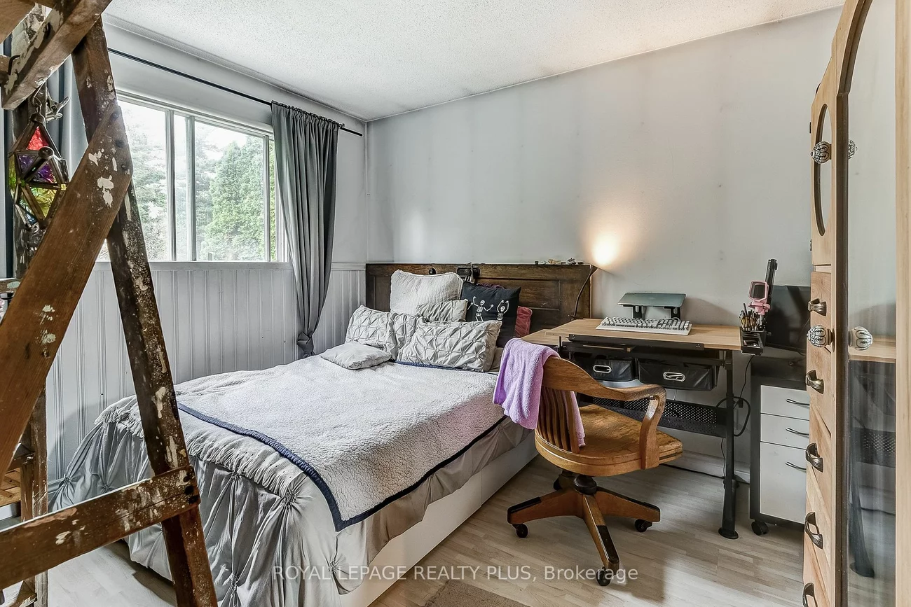 242 Village Wood Rd, Oakville