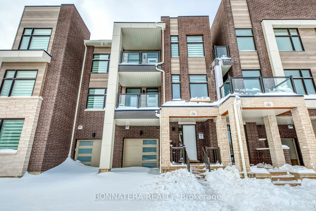 1399 Courthleigh Tr, Oakville