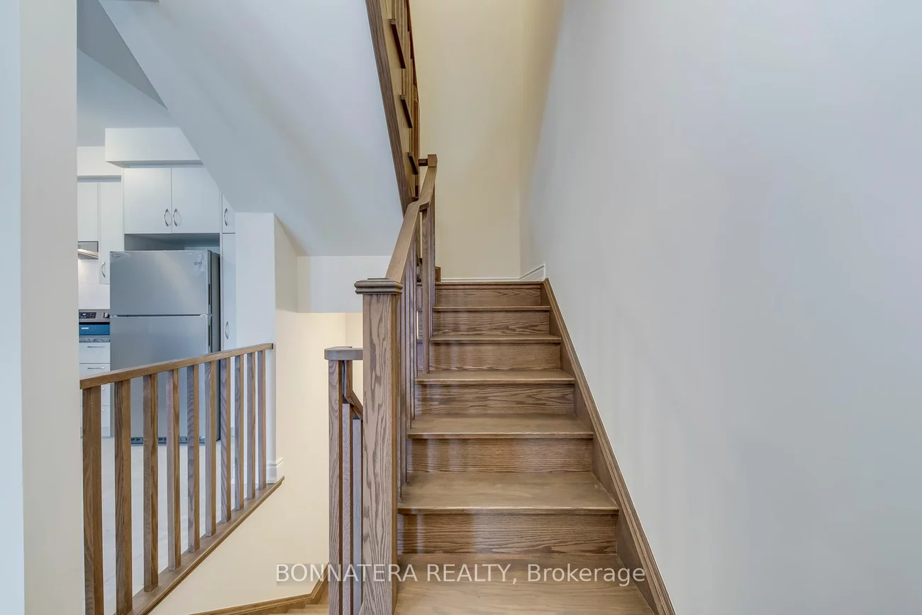 1399 Courthleigh Tr, Oakville