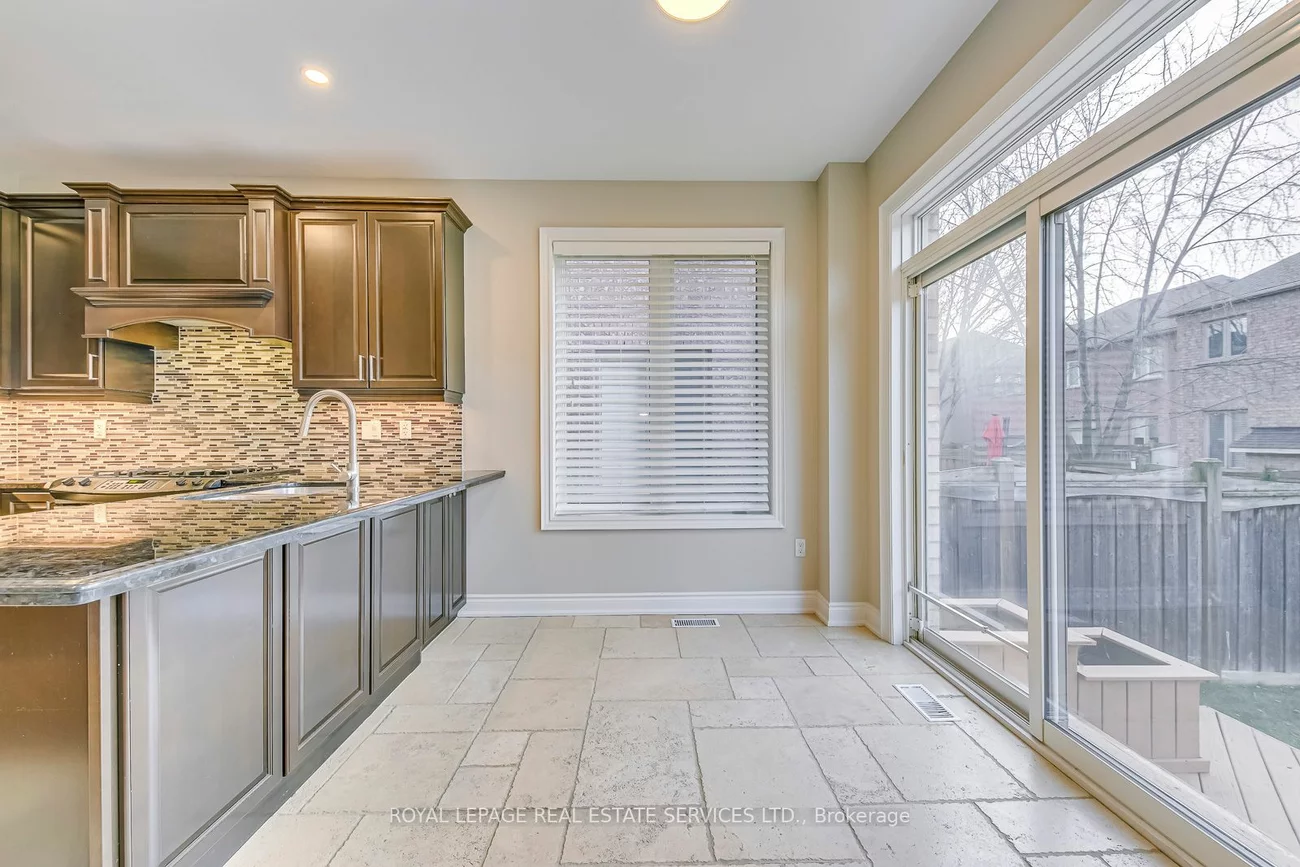 2254 Kwinter Rd, Oakville