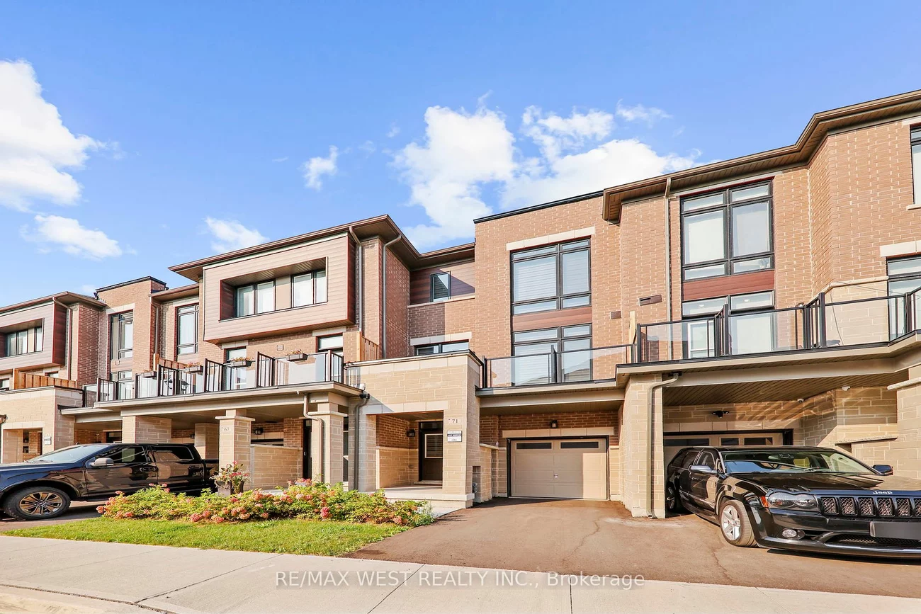 71 Holyrood Cres, Vaughan