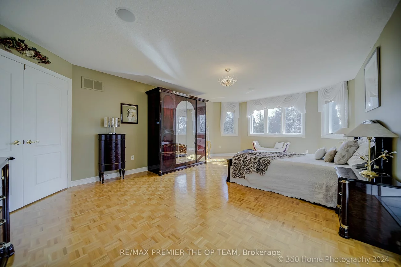 99 Gidleigh Park Cres, Vaughan